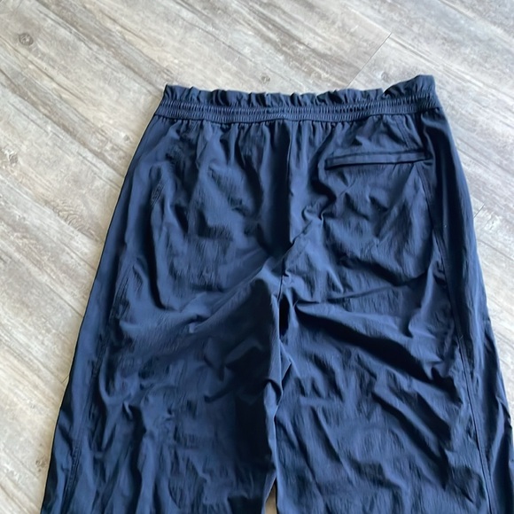 Athleta Trekkie High Rise Parachute Pant In Black - Picture 13 of 14